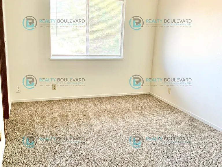 231 1st St — Photo 9
