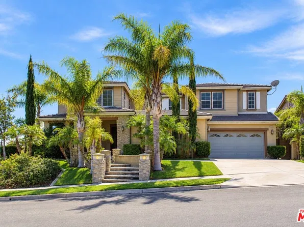 15175 Willow Wood Ln, Fontana, CA 92336