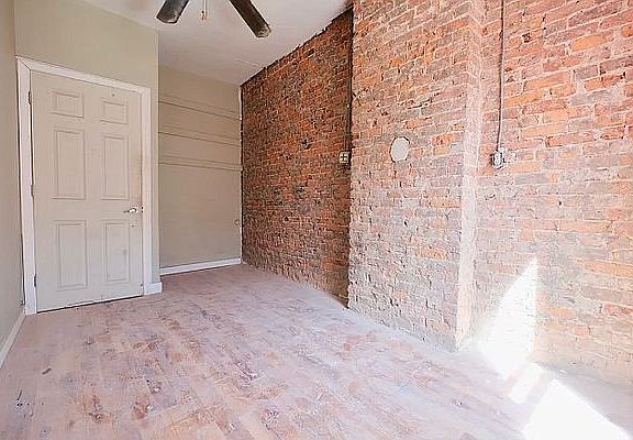5th image of 294 Weirfield St #2