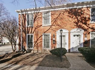 1532 Pebblecreek Dr #0, Glenview, IL 60025