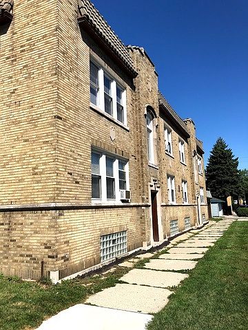 1st image of 2502 N Leclaire Ave #2