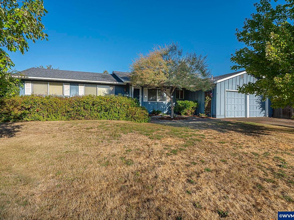 1st image of 651 NE Sherwood Way