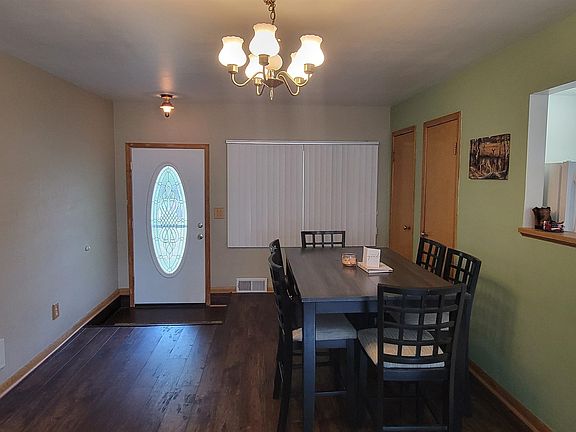 2nd image of 282 Muenter Ave