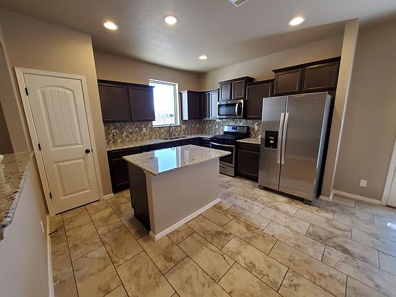 4th image of 801 Hertfordshire St