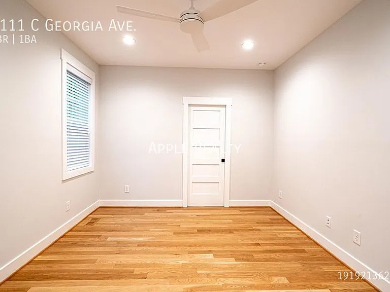 1111C Georgia Ave — Photo 13