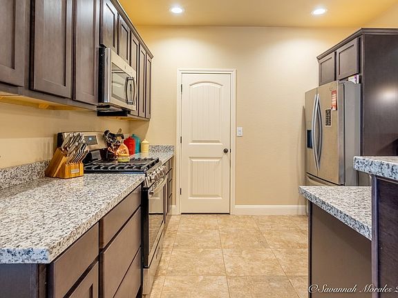 5th image of 32 Balmoral Cir