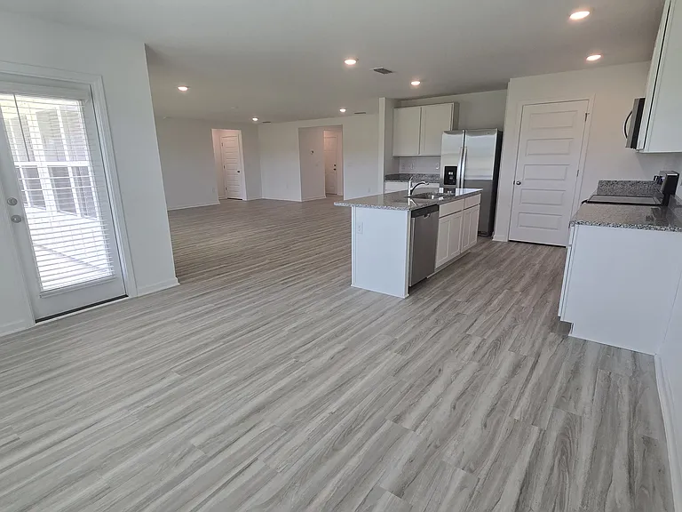 22050 Aleutian Ave — Photo 4