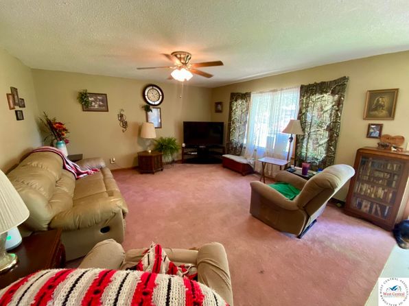 106 E 2nd St, Appleton City, MO 64724