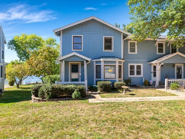 27 Catamaran Dr #1, Lake Saint Louis, MO 63367