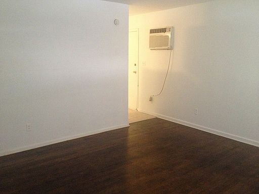 2nd image of 628 Caribbean Dr
