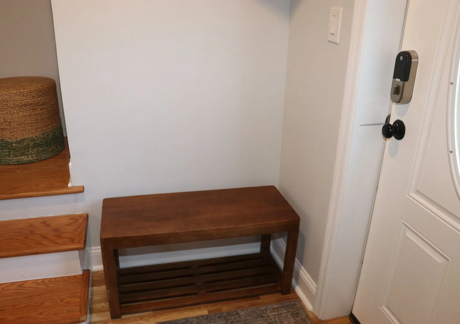 Beautiful and Elegant 2 Bedroom Apartment in the heart of Uniondale — Photo 3