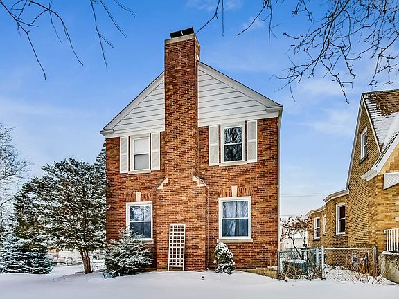 3rd image of 3257 N Newland Ave