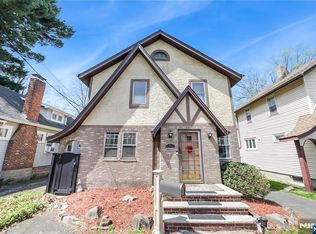 6 Colonial Ct, Dumont, NJ 07628