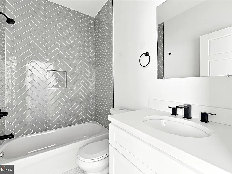 1729 Francis St #4 — Photo 20