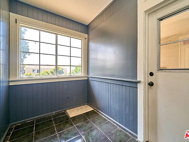 1347 Valencia St — Photo 26