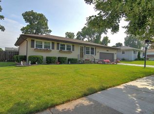 2601 Walnut Ln, Hobart, IN 46342