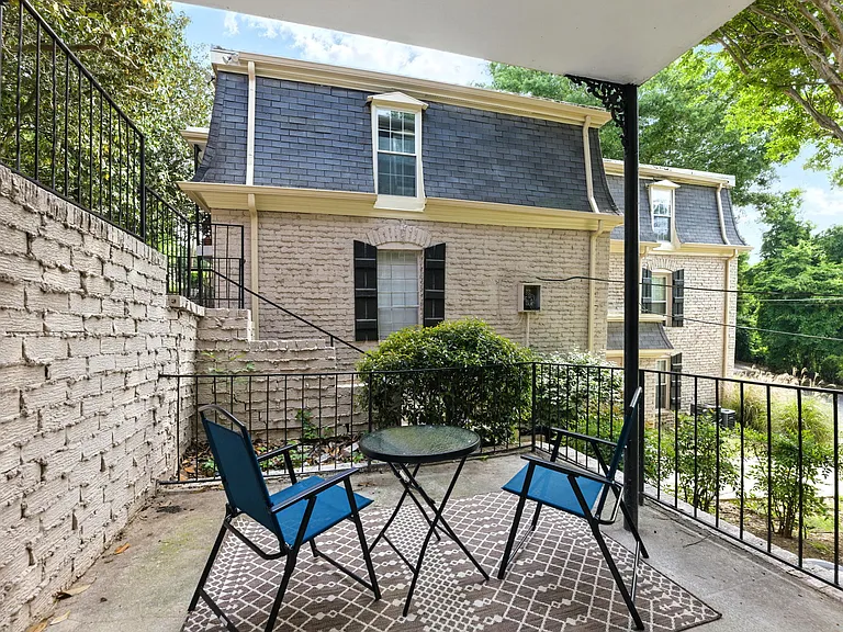 2805 NE Expy NE #B1 — Photo 16