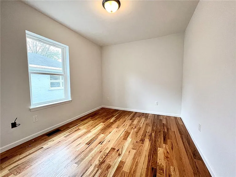 126 Main St #2 — Photo 5