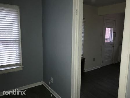 3rd image of 24905 Crocker Blvd APT 2