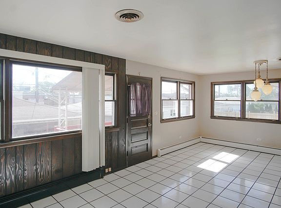 3rd image of 1549 43rd Ave