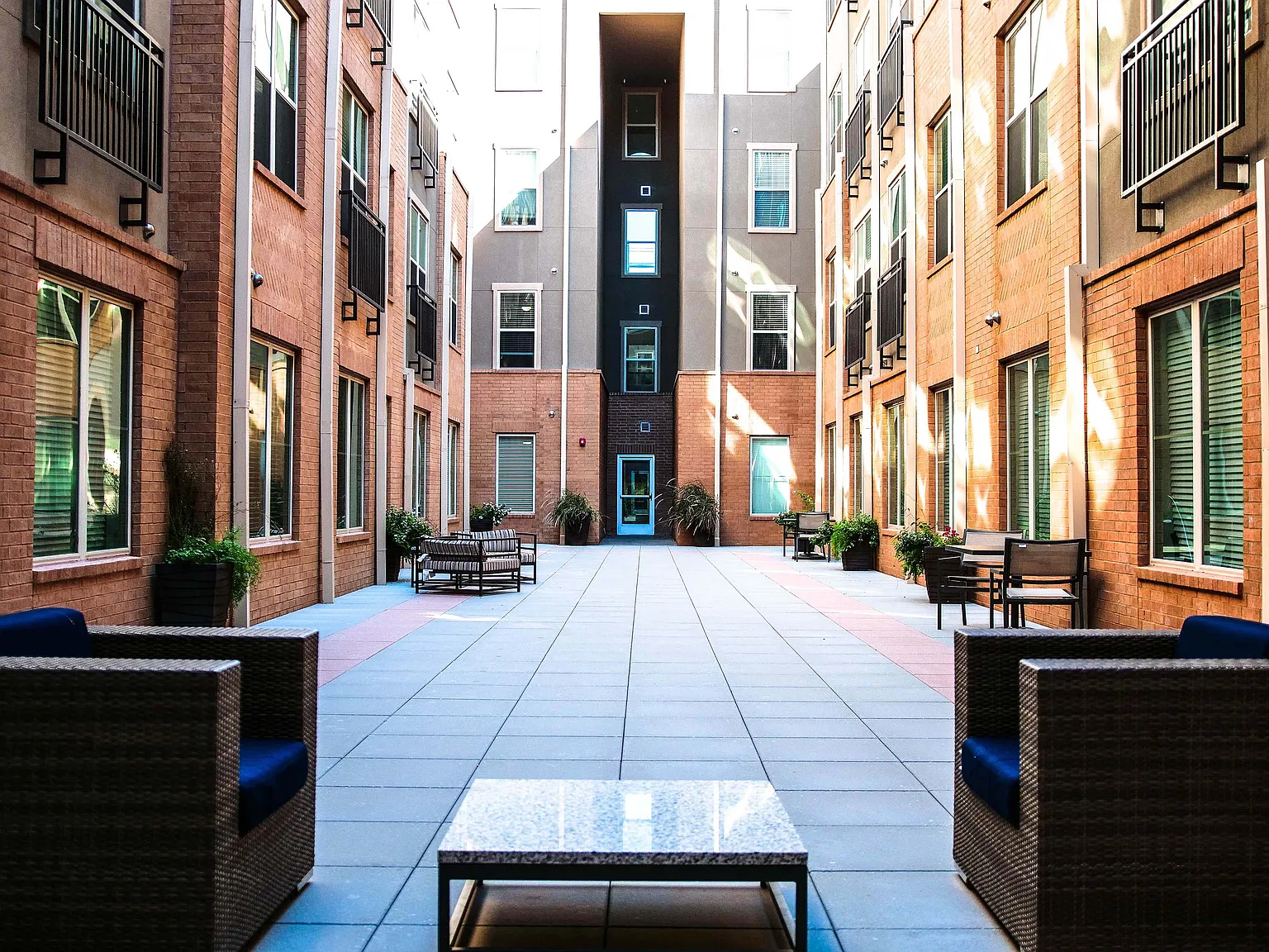 The Maywood Apartments — Photo 3