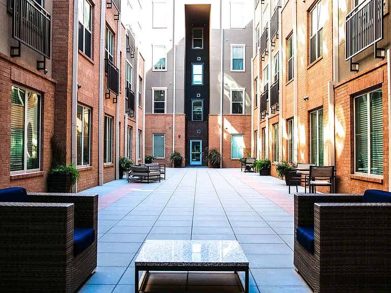 The Maywood Apartments — Photo 3