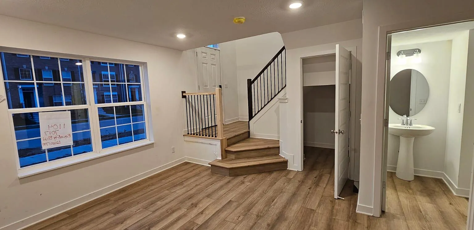 3 bed, 1710 sqft, $2,400 — Photo 4