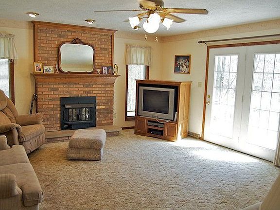 3rd image of 3524 Sylvan Dr
