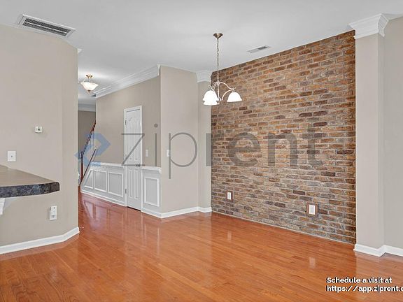 4th image of 237 Murray Glen Dr