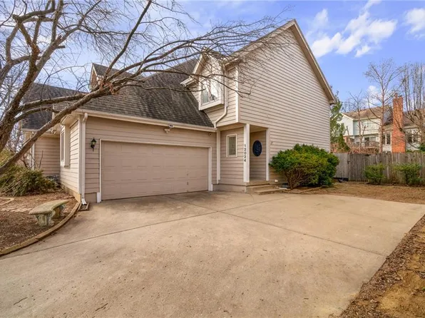 12024 Goodman St, Overland Park, KS 66213