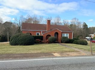 957 N Main St, Cornelia, GA 30531