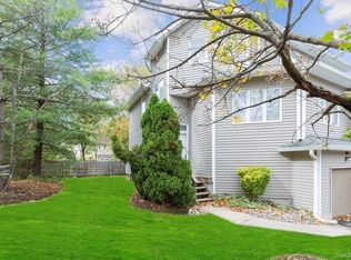 89 Village Grn, Bardonia, NY 10954