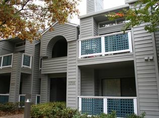 11705 Summerchase Cir APT B, Reston, VA 20194