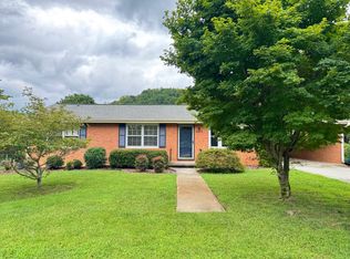 5604 Green Meadow Rd, Roanoke, VA 24018