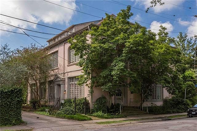 1st image of 2828 Camp St APT 1