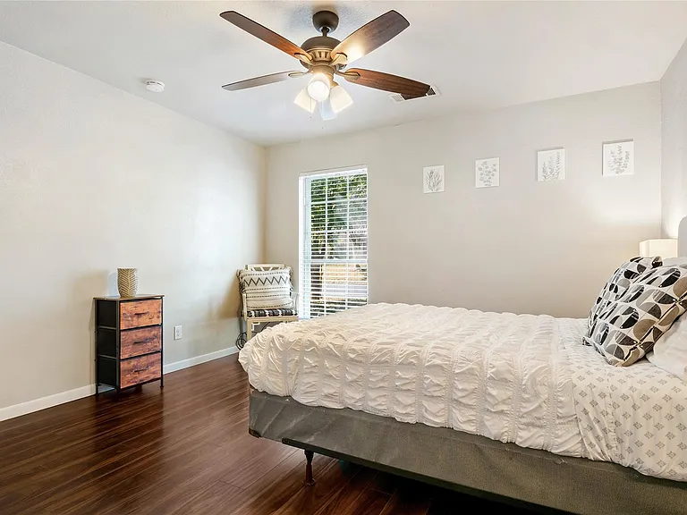 7203 Barnsdale Way — Photo 14