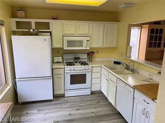 4th image of 9641 Blue Bell Dr