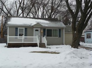 332 Liberty Blvd, Machesney Park, IL 61115