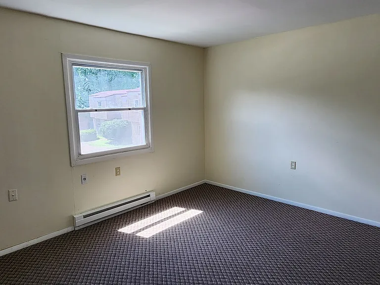 39 Medbury Ave — Photo 29