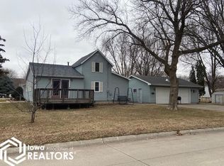 114 5th St SE, Britt, IA 50423