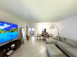620 NE 12th Ave APT 102, Hallandale, FL 33009