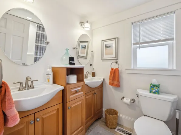 5 8th St, Newbury, MA 01951