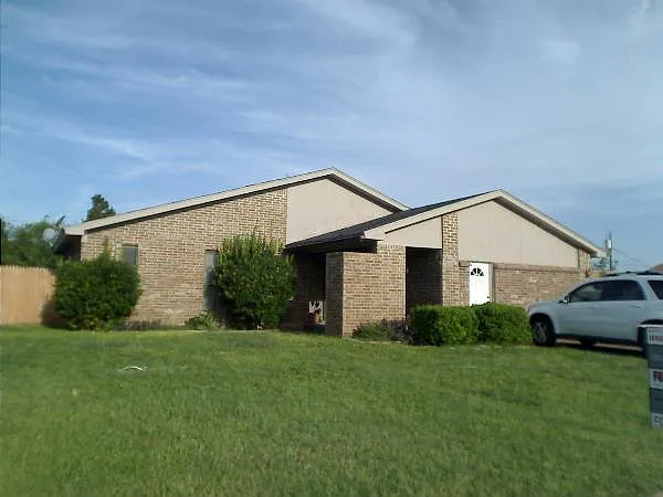 3666 Auburn — Photo 1