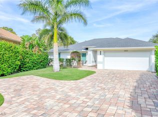 2003 Timberline Dr, Naples, FL 34109