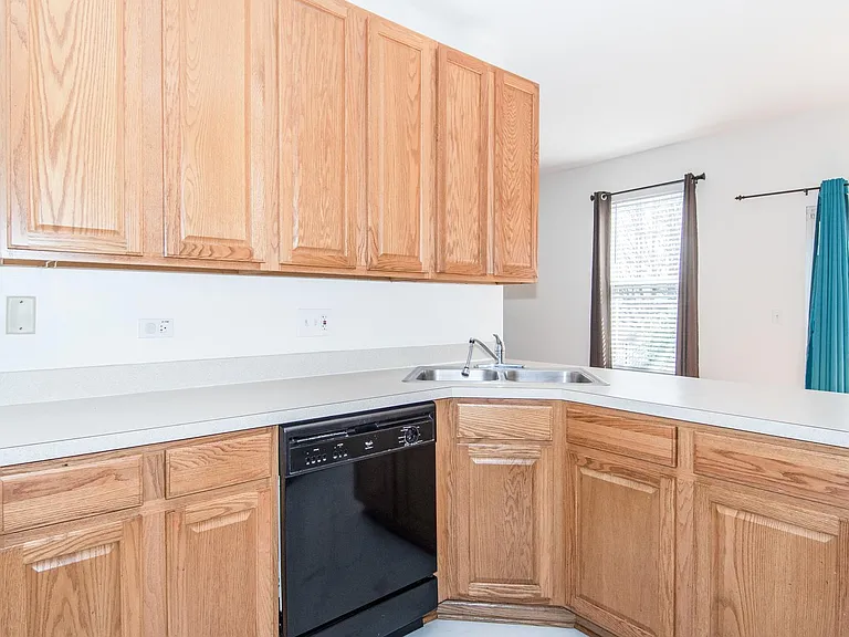 4133 Blackstone Dr — Photo 37