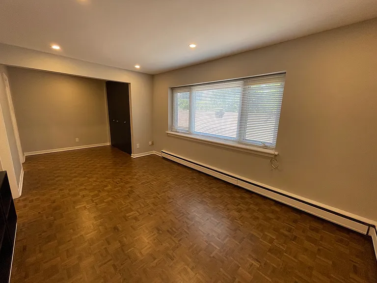 55 Sweetland Ave — Photo 4