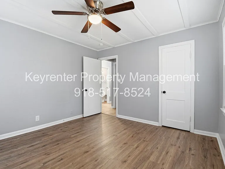 3912 E Admiral Ct — Photo 9