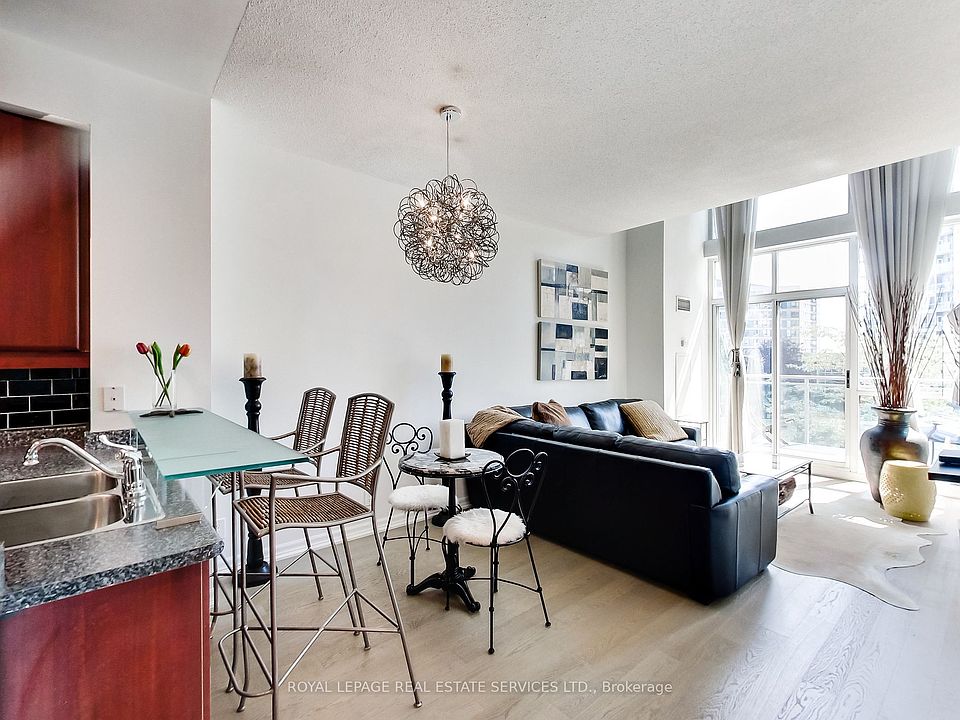 220 Burnhamthorpe Rd W Mississauga, ON, L5B4N4 Apartments for Rent