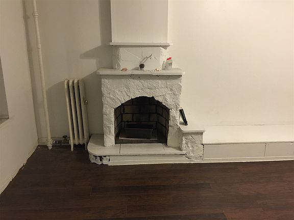 4th image of 2306 Jackson Ave