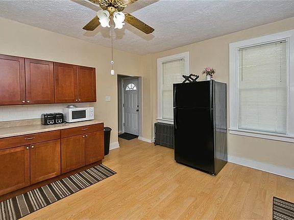 5th image of 918 Scott Ave